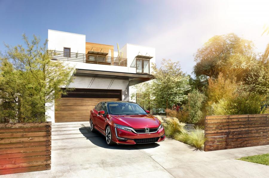  Honda Clarity Fuel Cell 2016 года  (US) (фото 11 из 40)